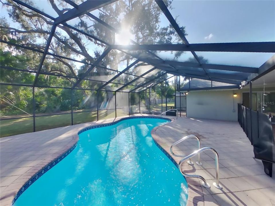 For Rent: $2,779 (3 beds, 2 baths, 1755 Square Feet)