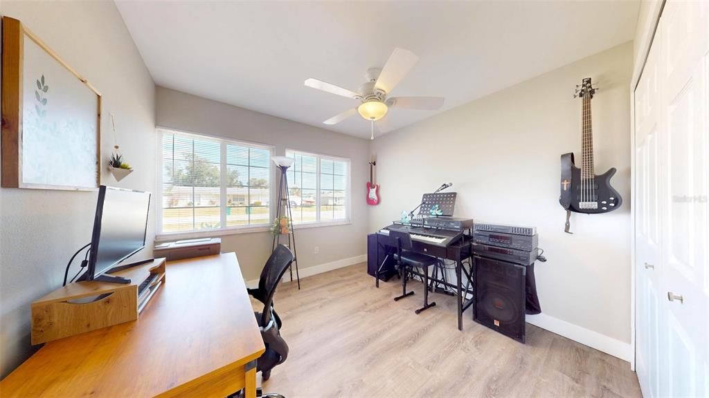 For Sale: $284,900 (4 beds, 2 baths, 1668 Square Feet)