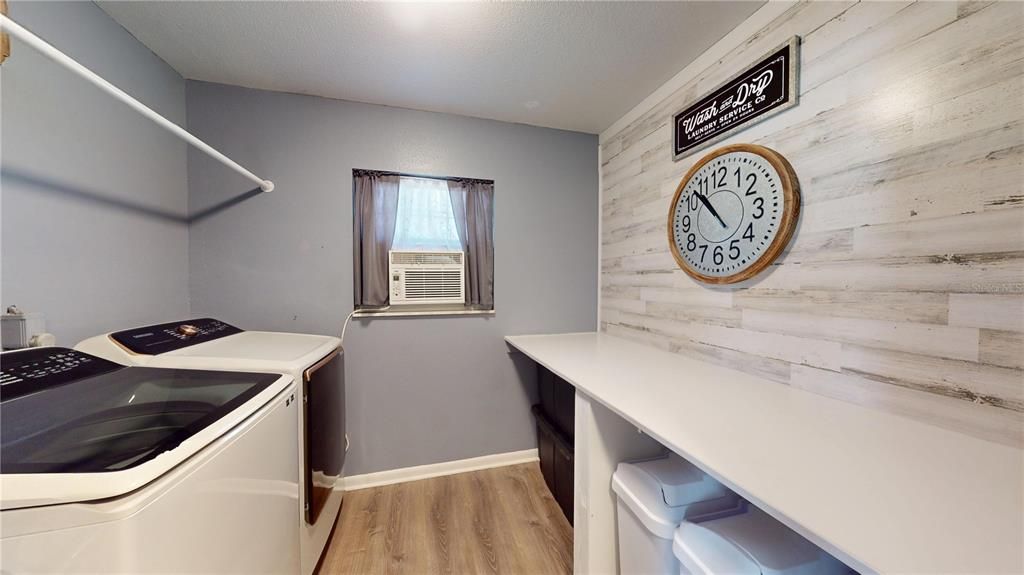 For Sale: $284,900 (4 beds, 2 baths, 1668 Square Feet)