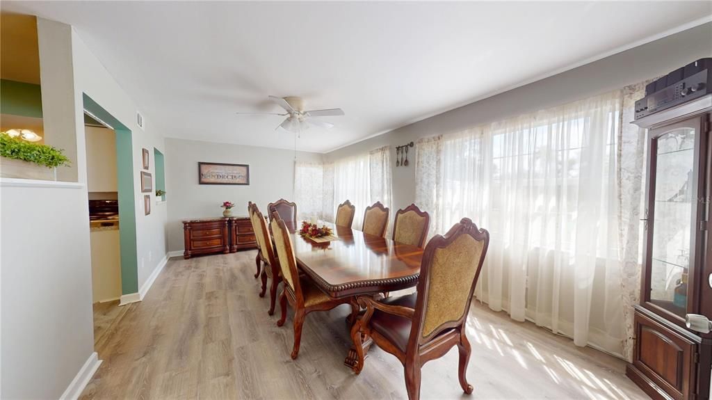 For Sale: $284,900 (4 beds, 2 baths, 1668 Square Feet)