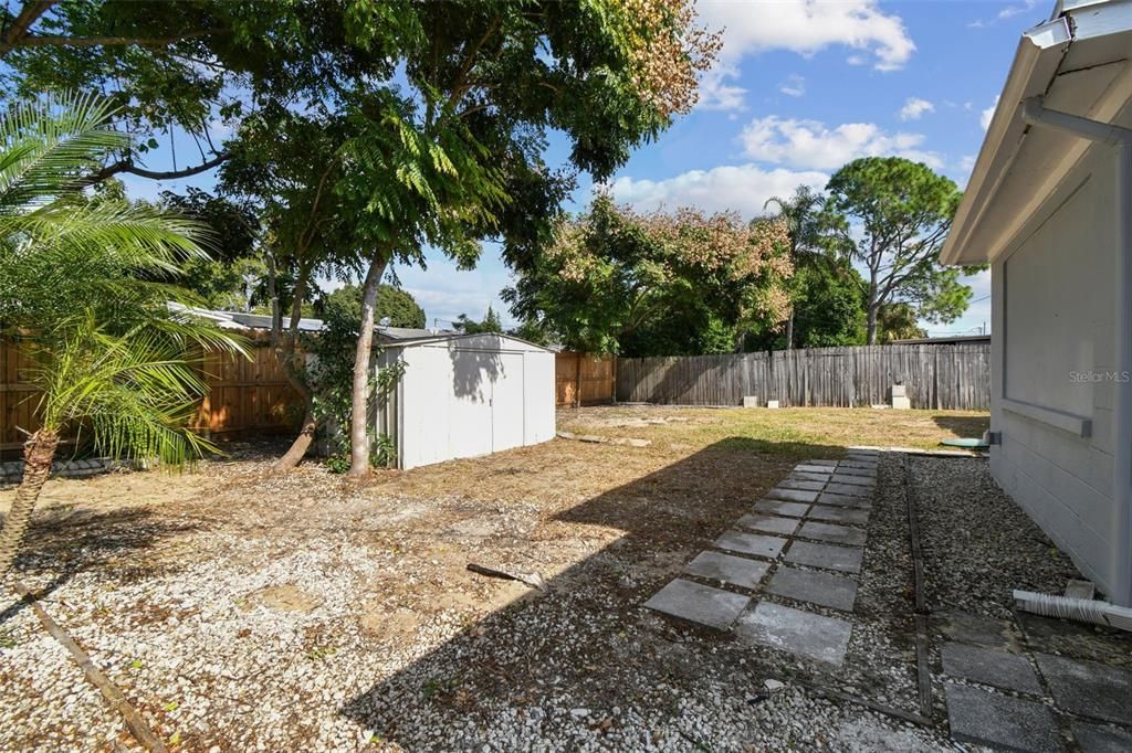 Под контрактом: $199,999 (2 спален, 1 ванн, 956 Квадратных фут)