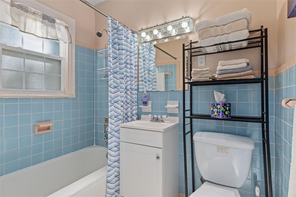 For Sale: $849,500 (2 beds, 2 baths, 960 Square Feet)