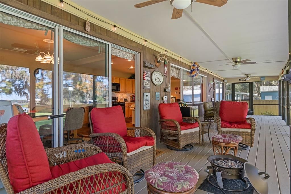 For Sale: $849,500 (2 beds, 2 baths, 960 Square Feet)