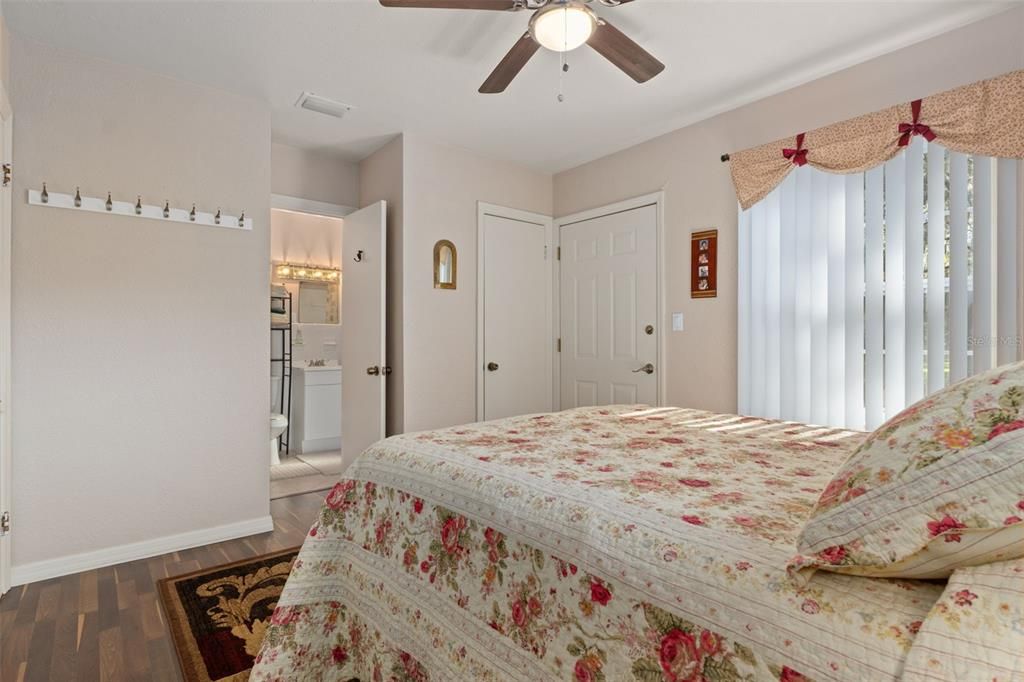 For Sale: $849,500 (2 beds, 2 baths, 960 Square Feet)