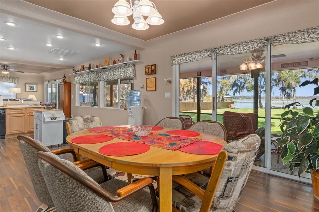 For Sale: $849,500 (2 beds, 2 baths, 960 Square Feet)