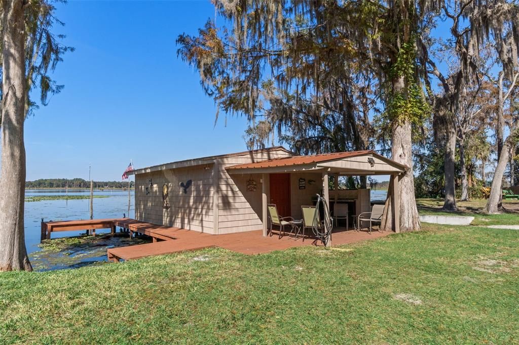 For Sale: $849,500 (2 beds, 2 baths, 960 Square Feet)