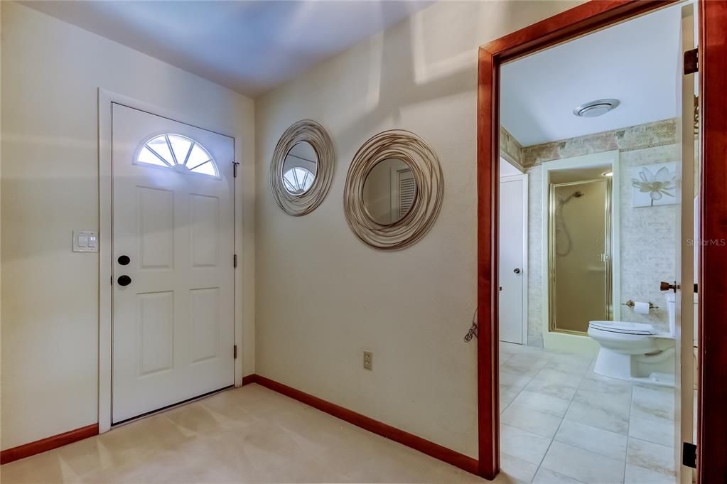 En Venta: $689,900 (2 camas, 2 baños, 1733 Pies cuadrados)