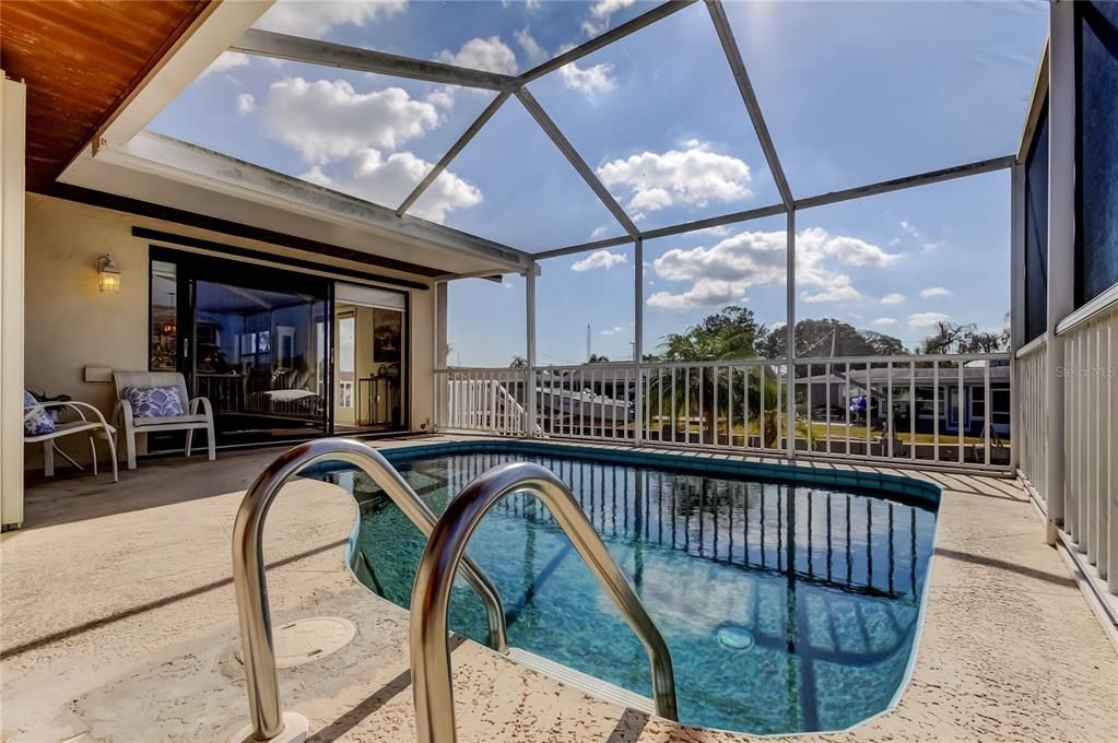 En Venta: $689,900 (2 camas, 2 baños, 1733 Pies cuadrados)