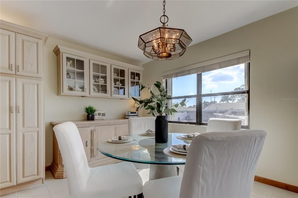 En Venta: $689,900 (2 camas, 2 baños, 1733 Pies cuadrados)