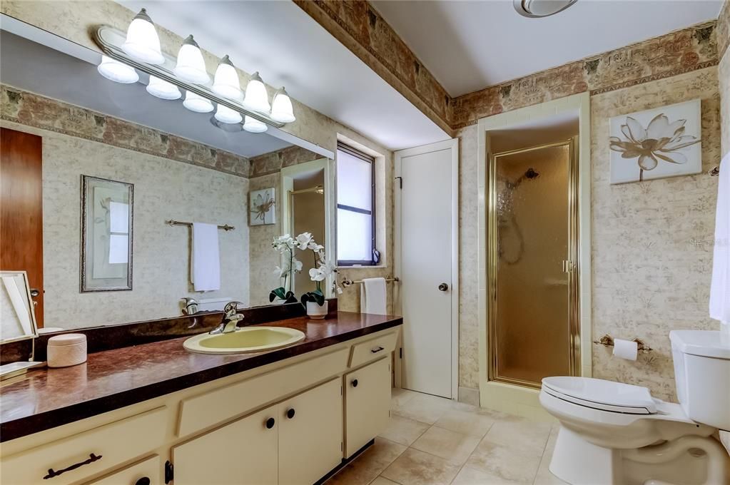 En Venta: $689,900 (2 camas, 2 baños, 1733 Pies cuadrados)