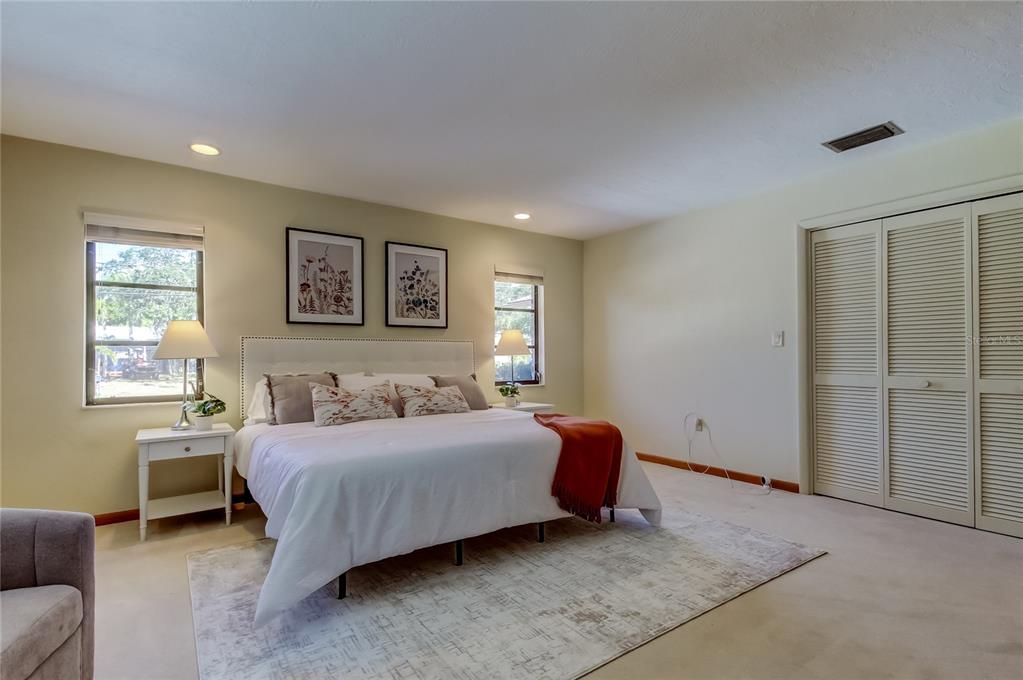 En Venta: $689,900 (2 camas, 2 baños, 1733 Pies cuadrados)