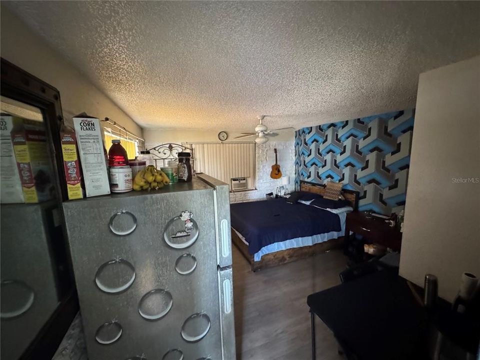 На продажу: $544,999 (8 спален, 5 ванн, 2432 Квадратных фут)