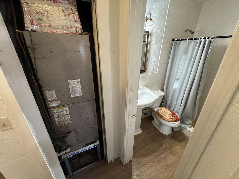 На продажу: $544,999 (8 спален, 5 ванн, 2432 Квадратных фут)