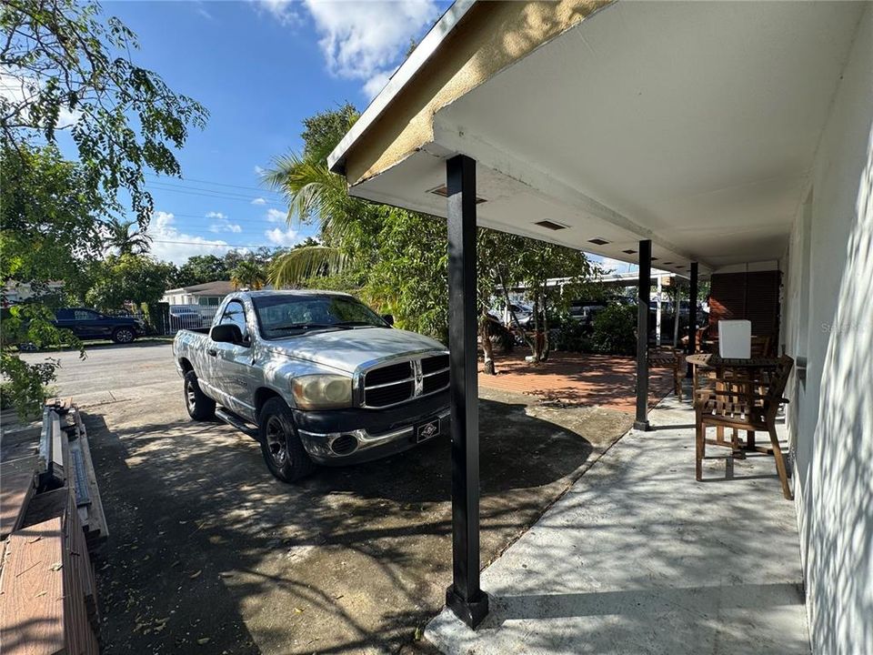 На продажу: $544,999 (8 спален, 5 ванн, 2432 Квадратных фут)