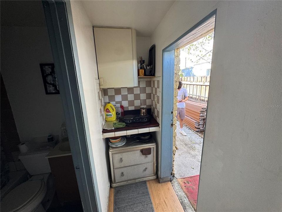 На продажу: $544,999 (8 спален, 5 ванн, 2432 Квадратных фут)