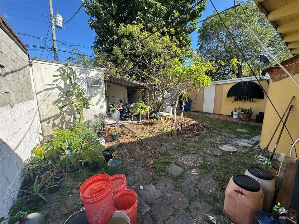 На продажу: $544,999 (8 спален, 5 ванн, 2432 Квадратных фут)