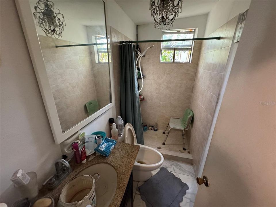 На продажу: $544,999 (8 спален, 5 ванн, 2432 Квадратных фут)