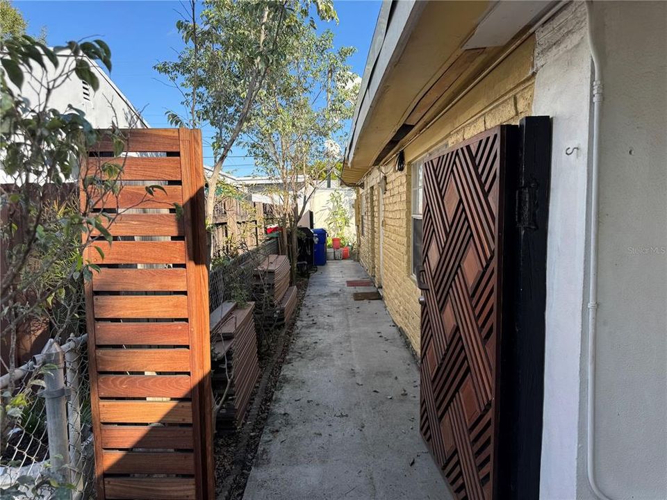 На продажу: $544,999 (8 спален, 5 ванн, 2432 Квадратных фут)