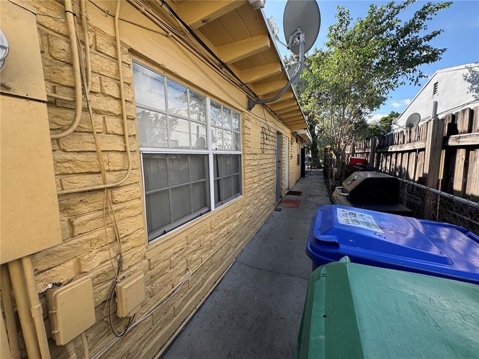 На продажу: $544,999 (8 спален, 5 ванн, 2432 Квадратных фут)