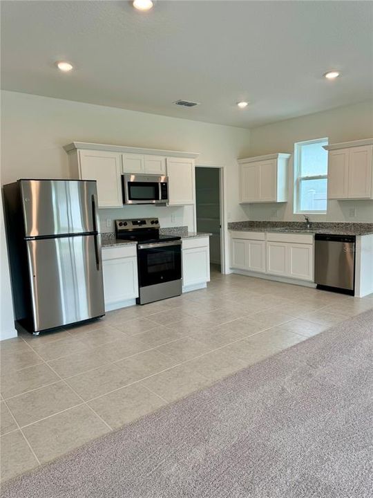 出租: $2,500 (3 贝兹, 2 浴室, 1675 平方英尺)