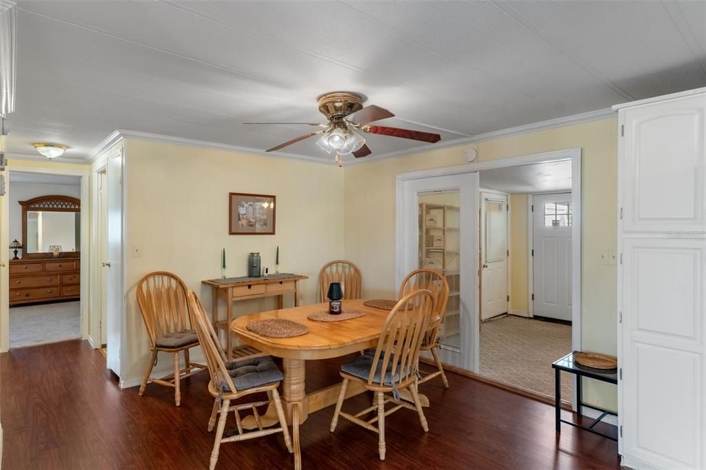 For Sale: $169,900 (2 beds, 2 baths, 1104 Square Feet)