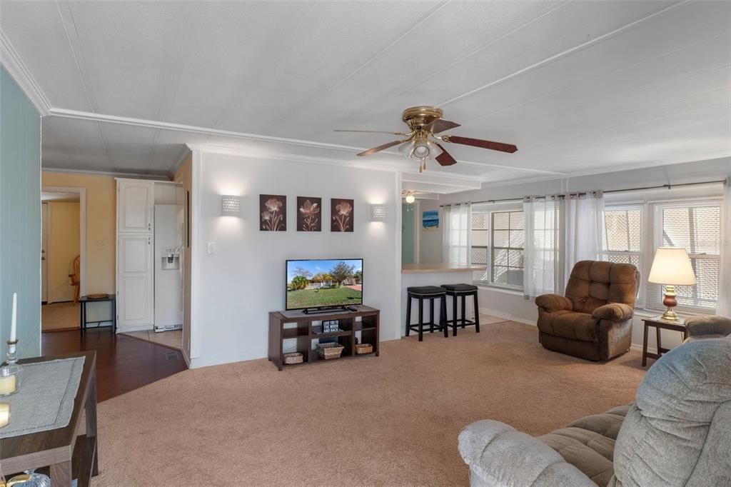 For Sale: $169,900 (2 beds, 2 baths, 1104 Square Feet)