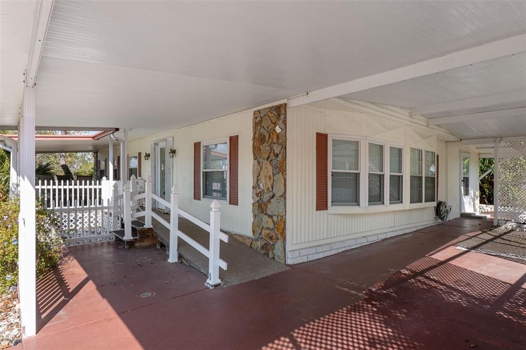 For Sale: $169,900 (2 beds, 2 baths, 1104 Square Feet)