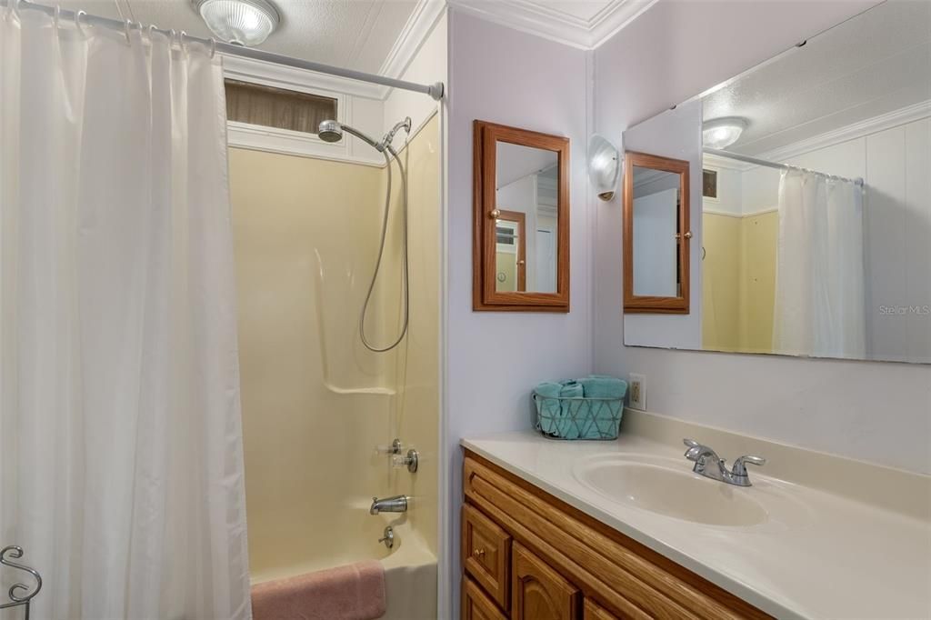 For Sale: $169,900 (2 beds, 2 baths, 1104 Square Feet)