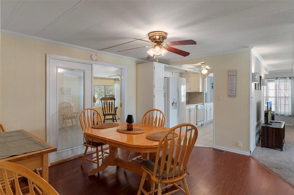 For Sale: $169,900 (2 beds, 2 baths, 1104 Square Feet)