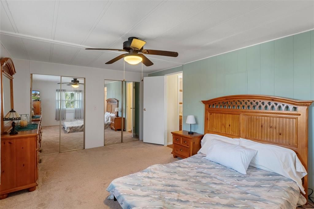 For Sale: $169,900 (2 beds, 2 baths, 1104 Square Feet)