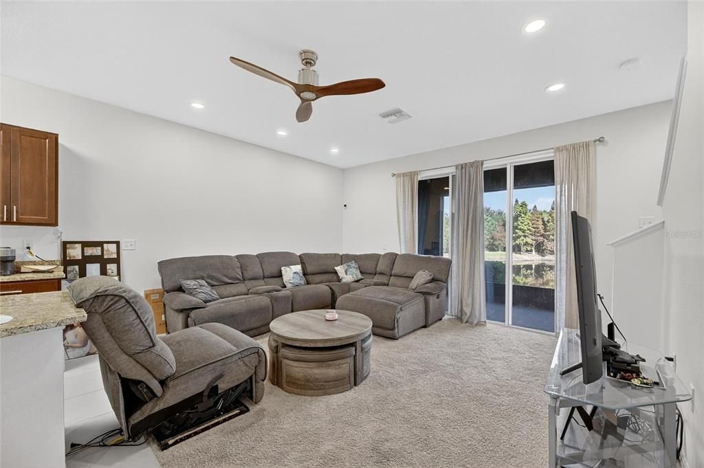 En Venta: $295,000 (3 camas, 2 baños, 1707 Pies cuadrados)