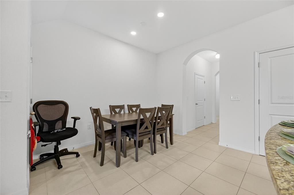 En Venta: $295,000 (3 camas, 2 baños, 1707 Pies cuadrados)