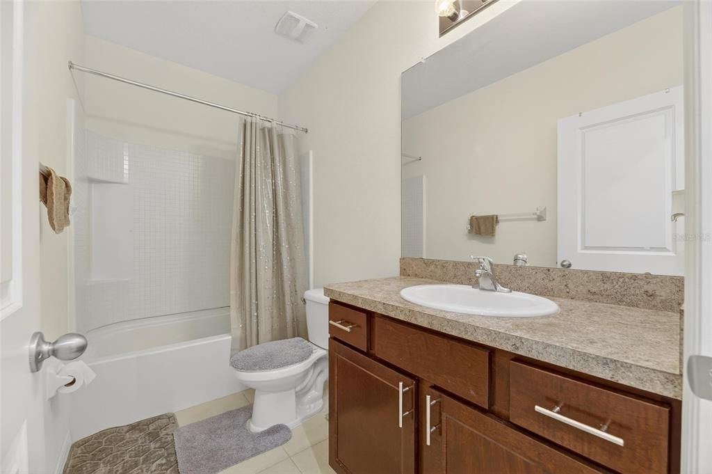 En Venta: $295,000 (3 camas, 2 baños, 1707 Pies cuadrados)