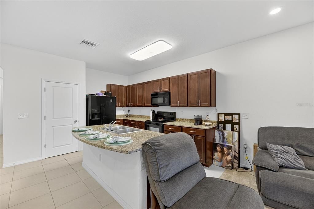 En Venta: $295,000 (3 camas, 2 baños, 1707 Pies cuadrados)