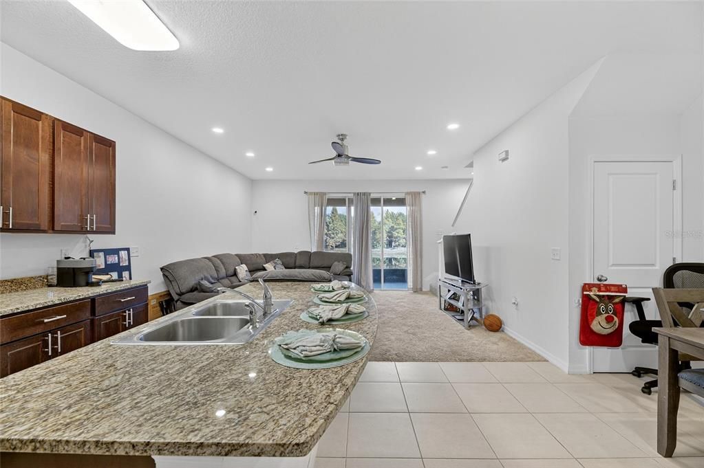 En Venta: $295,000 (3 camas, 2 baños, 1707 Pies cuadrados)