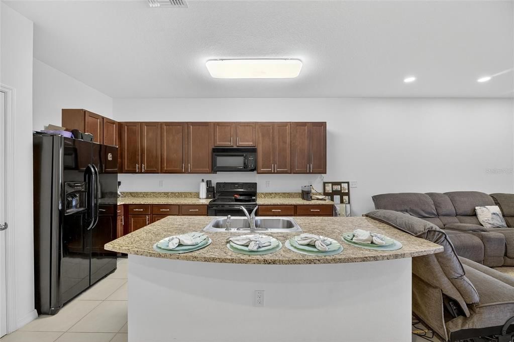 En Venta: $295,000 (3 camas, 2 baños, 1707 Pies cuadrados)