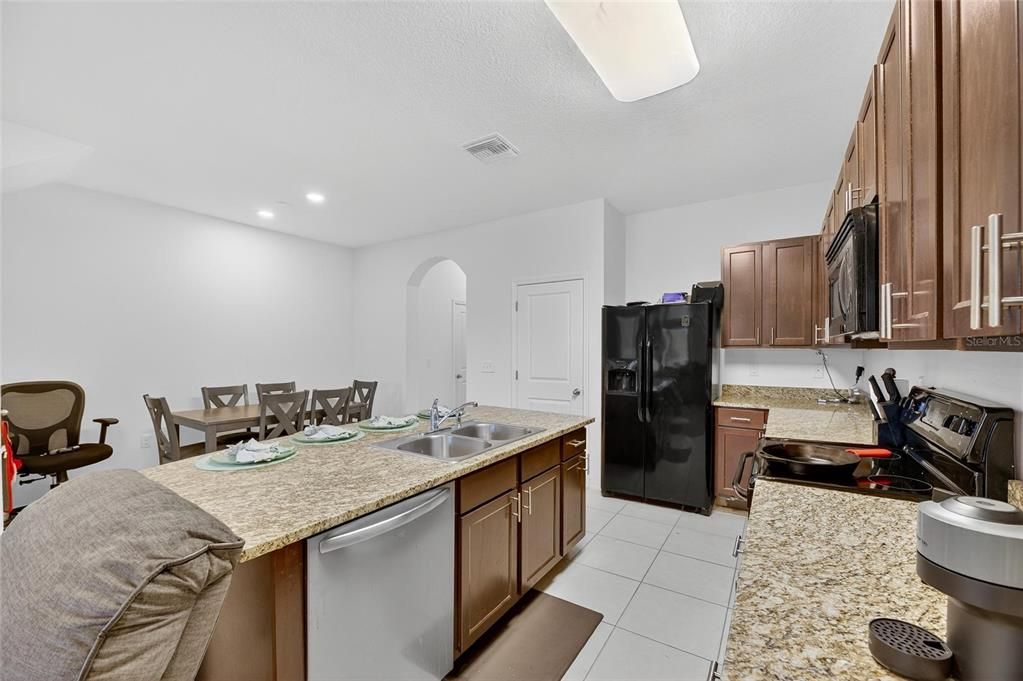 En Venta: $295,000 (3 camas, 2 baños, 1707 Pies cuadrados)