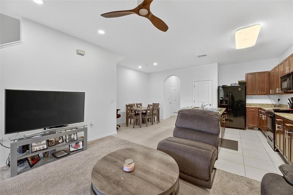 En Venta: $295,000 (3 camas, 2 baños, 1707 Pies cuadrados)