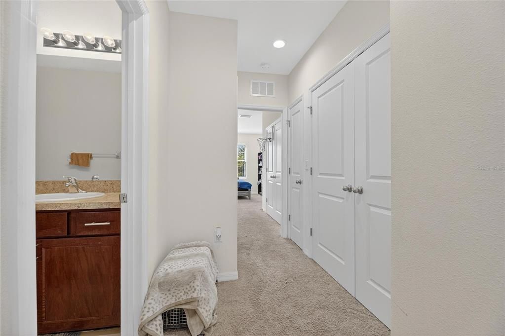 En Venta: $295,000 (3 camas, 2 baños, 1707 Pies cuadrados)