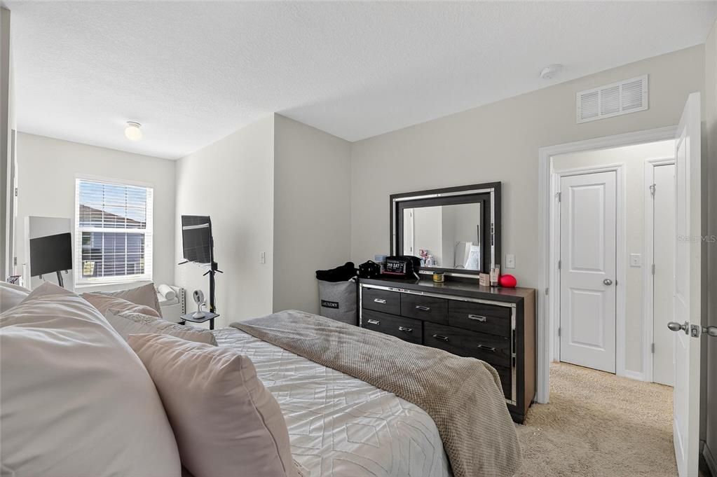 En Venta: $295,000 (3 camas, 2 baños, 1707 Pies cuadrados)