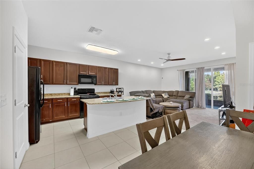 En Venta: $295,000 (3 camas, 2 baños, 1707 Pies cuadrados)