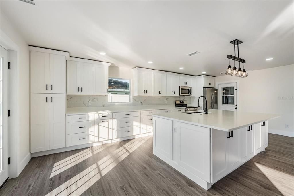 待售: $624,700 (3 贝兹, 2 浴室, 1672 平方英尺)