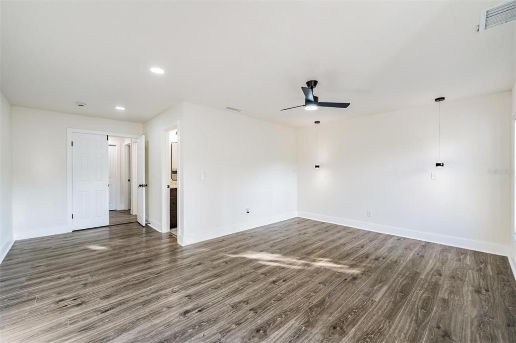 待售: $624,700 (3 贝兹, 2 浴室, 1672 平方英尺)