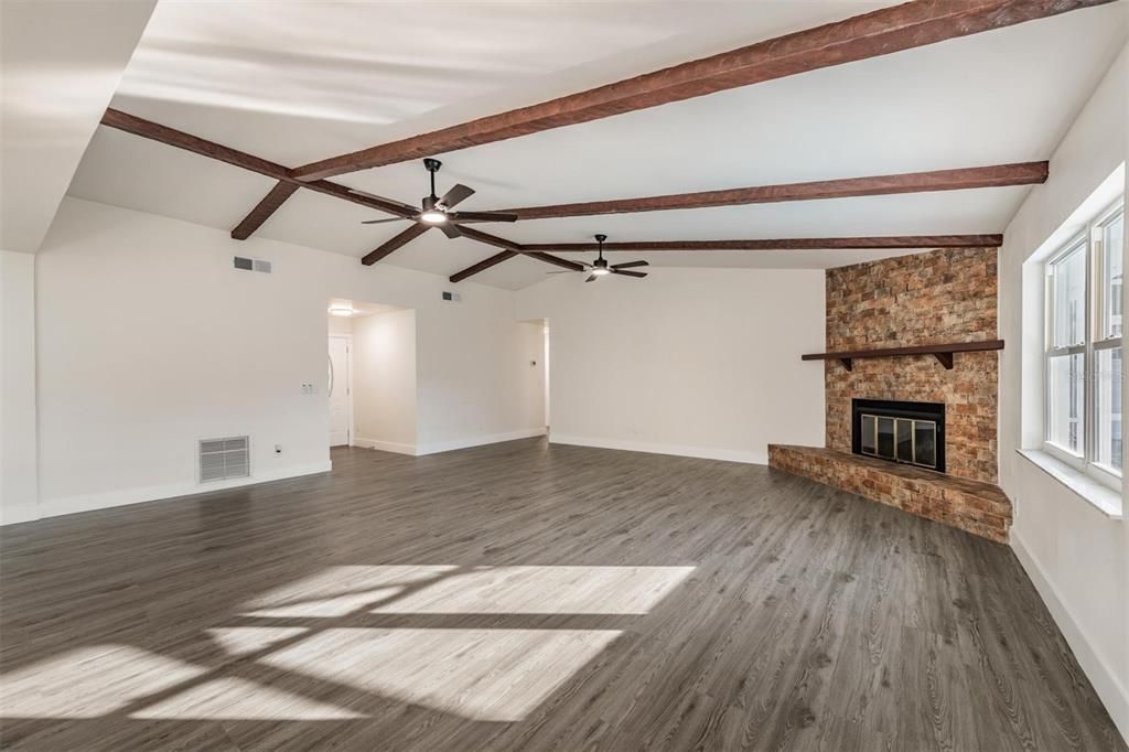 待售: $624,700 (3 贝兹, 2 浴室, 1672 平方英尺)