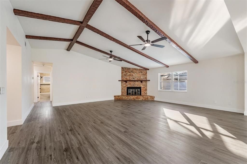 待售: $624,700 (3 贝兹, 2 浴室, 1672 平方英尺)