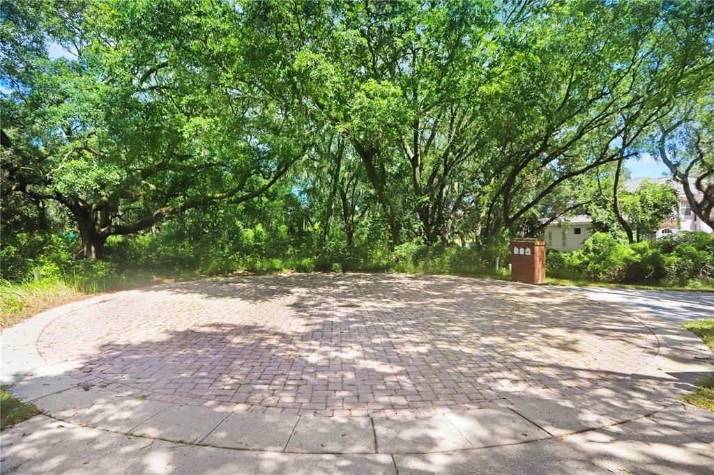 На продажу: $175,000 (0.60 acres)