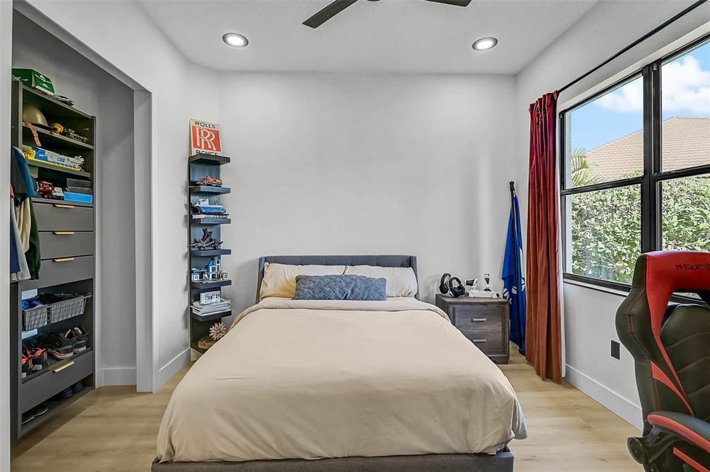 En Venta: $749,000 (4 camas, 3 baños, 2600 Pies cuadrados)