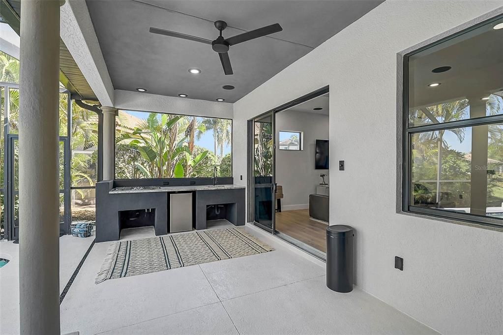 En Venta: $749,000 (4 camas, 3 baños, 2600 Pies cuadrados)