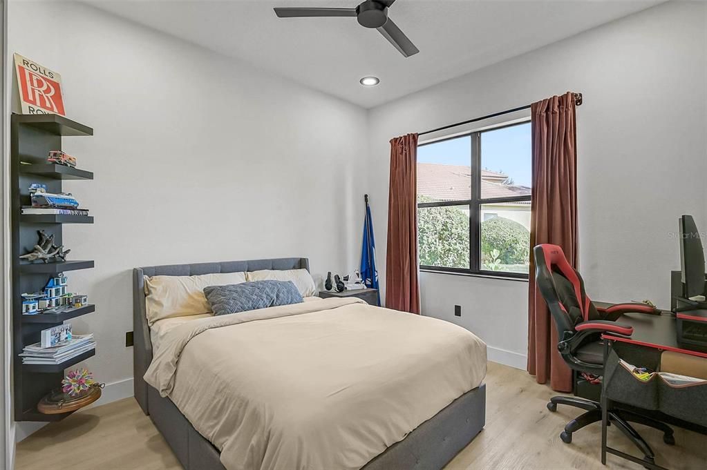 En Venta: $749,000 (4 camas, 3 baños, 2600 Pies cuadrados)