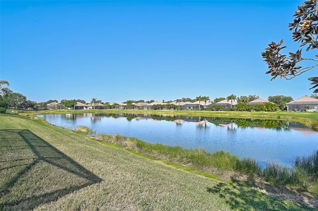 En Venta: $749,000 (4 camas, 3 baños, 2600 Pies cuadrados)